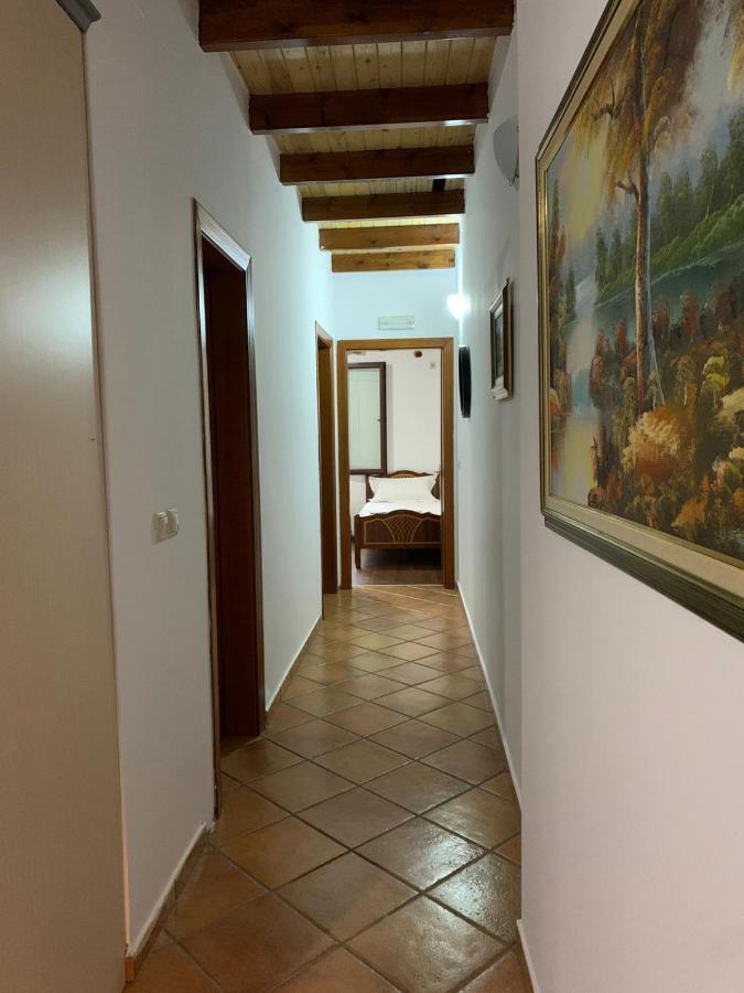 Nomad House-Entire House At Your Disposal,4 Guests Берат Экстерьер фото