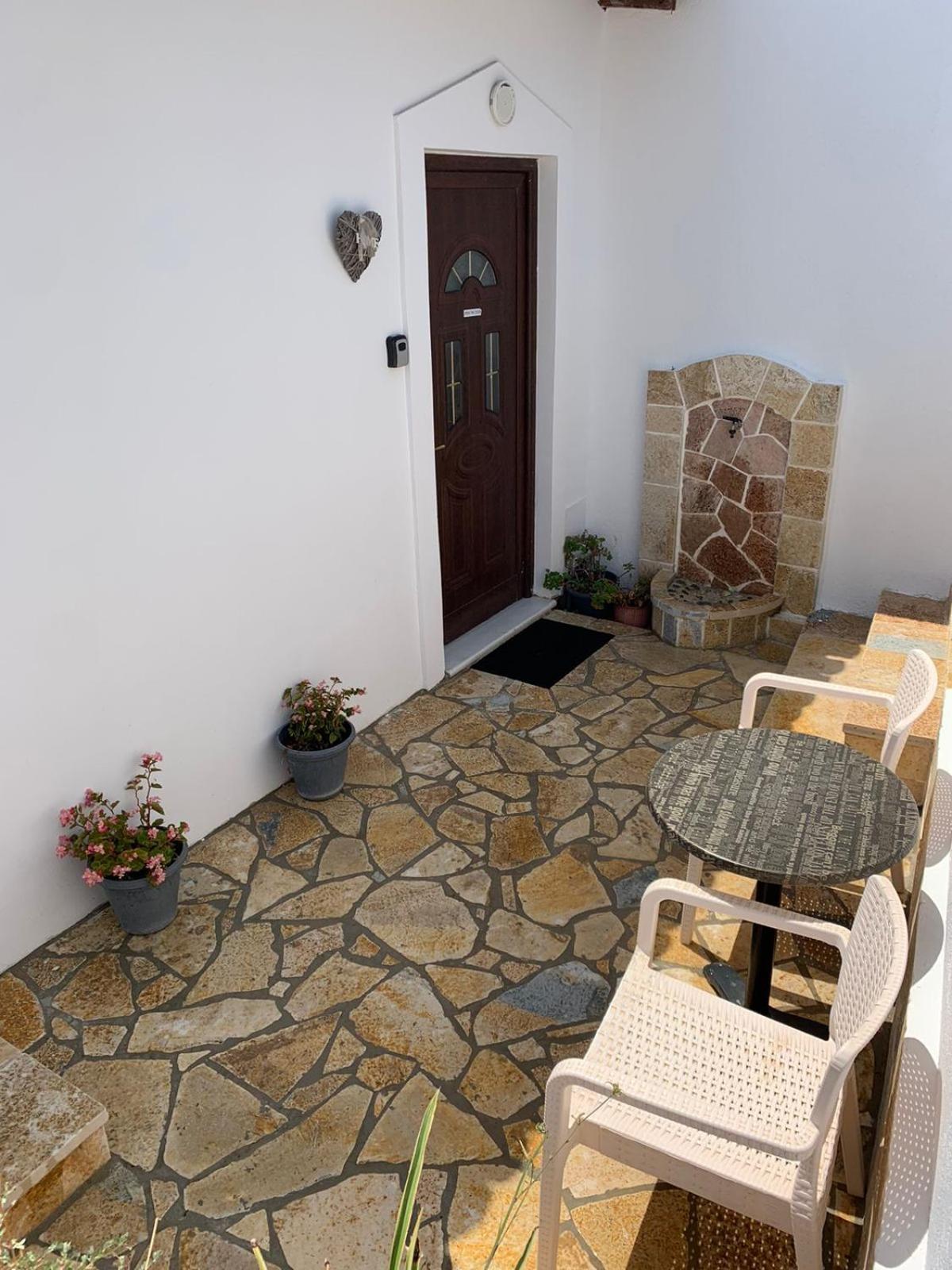 Nomad House-Entire House At Your Disposal,4 Guests Берат Экстерьер фото